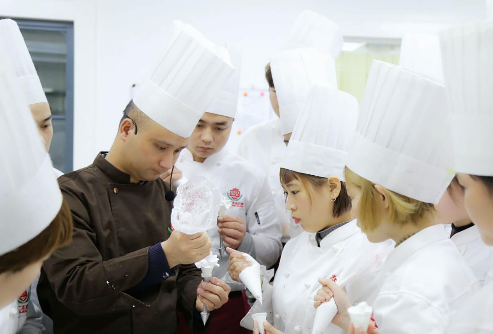 做烘焙師后悔嗎 烘培師要學多久